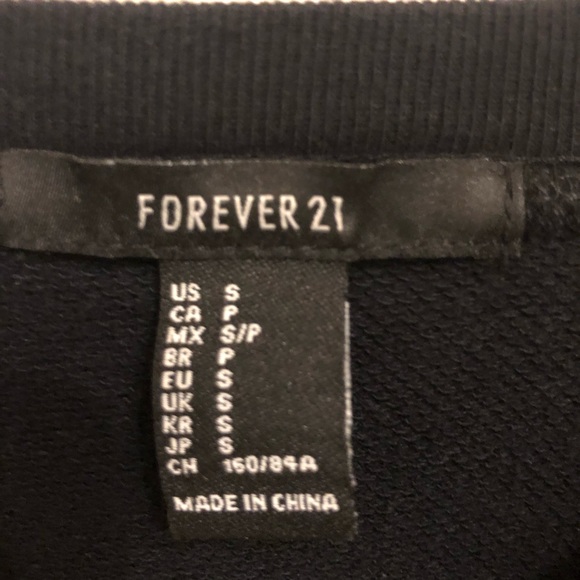 FREE with purchase: Black Sweatshirt, Size S - Picture 3 of 6